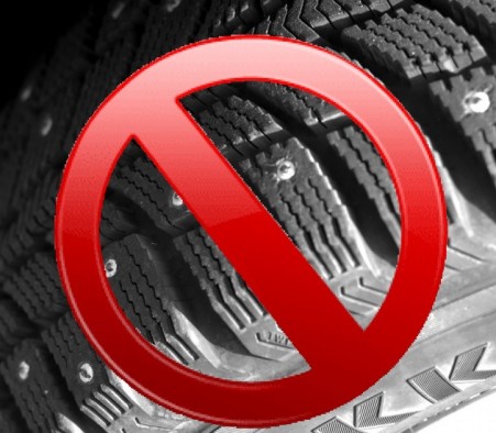 Dernier jour aujourd'hui pour enlever les pneus cloutés de son véhicule