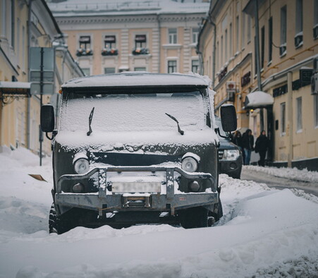 Les restrictions de stationnement en hiver sont en vigueur à Saint-Jean et à Corner Brook