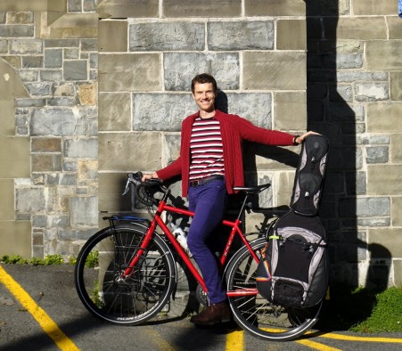 Une tournée dans les maritimes en vélo pour un artiste de Terre-Neuve-et-Labrador