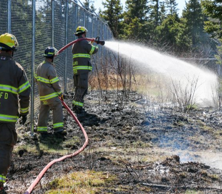 Feuilles mortes et temps sec : attention aux feux en plein air
